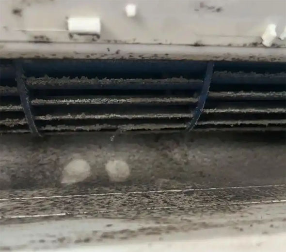 平塘空调吹的风有股烧焦味是怎么回事